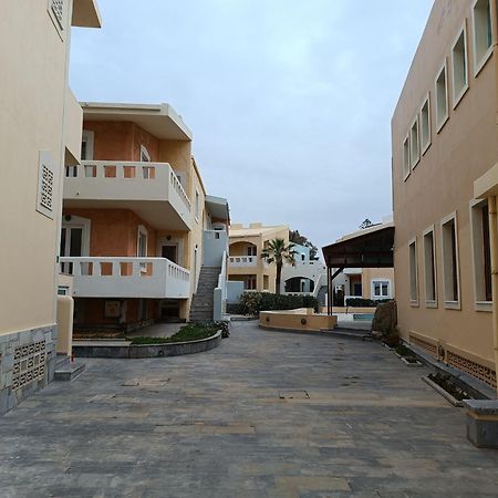 Kokkini Hani Niros Beachfront Aparthotel מראה חיצוני תמונה