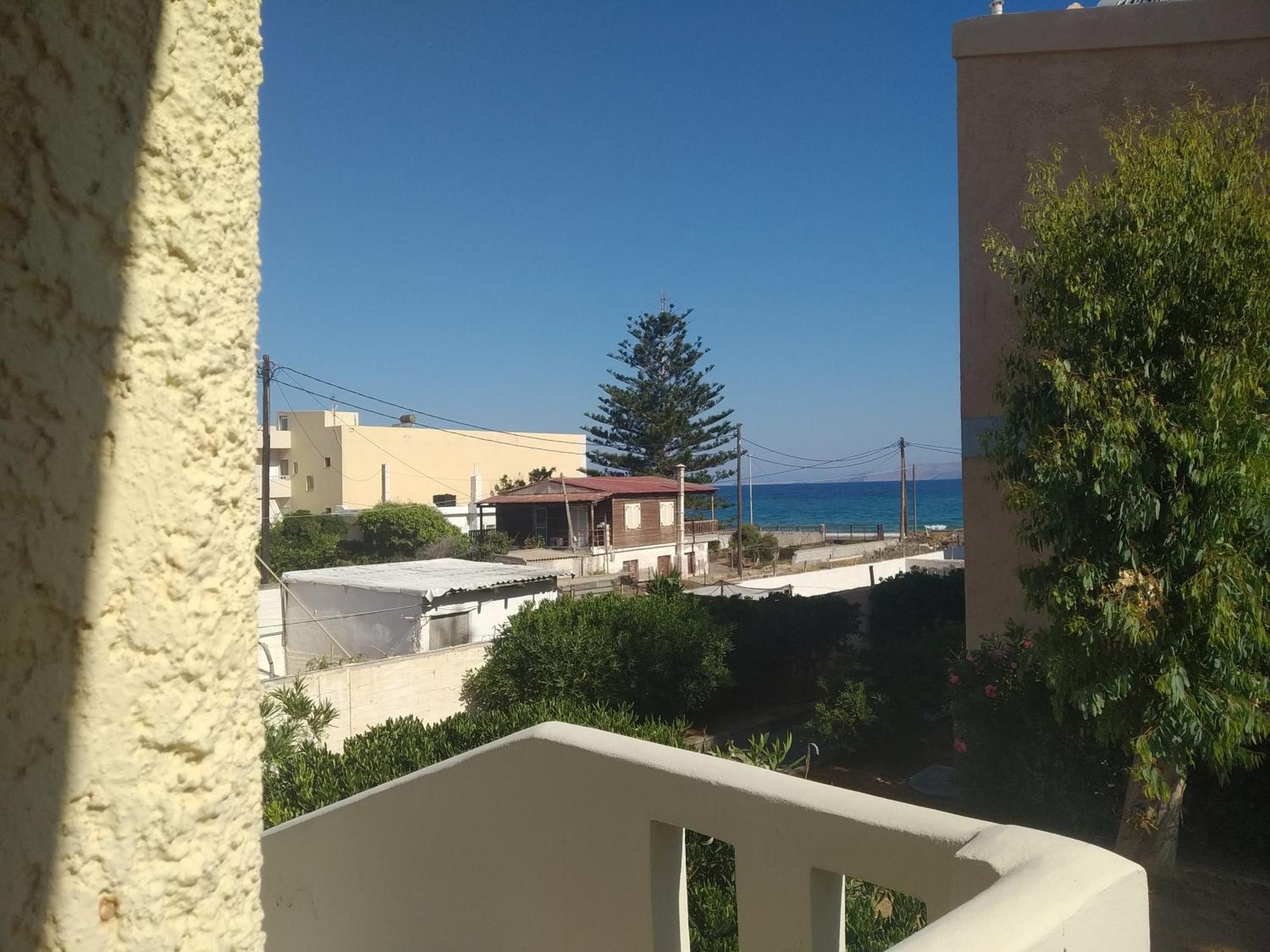 Kokkini Hani Niros Beachfront Aparthotel מראה חיצוני תמונה