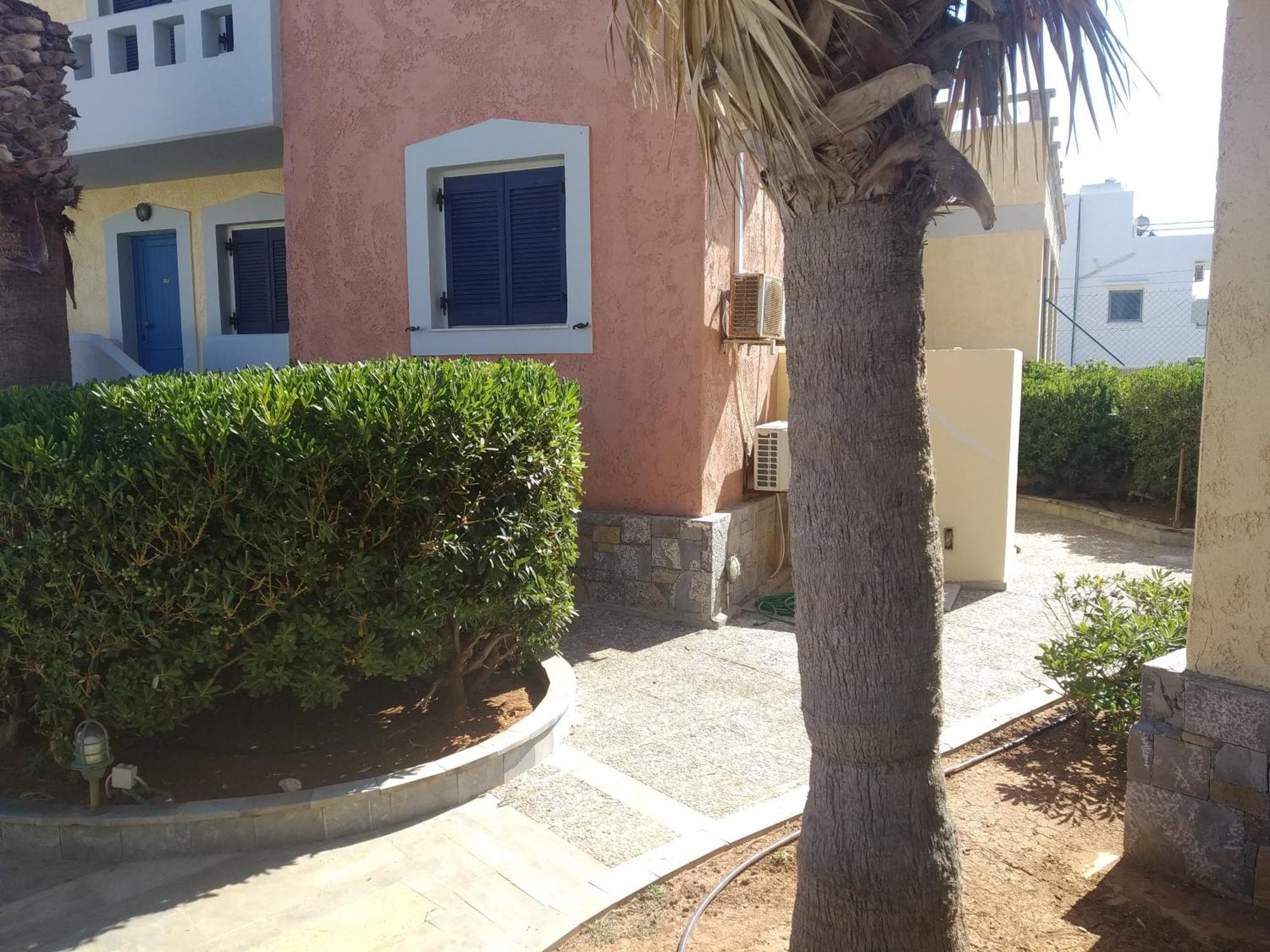 Kokkini Hani Niros Beachfront Aparthotel מראה חיצוני תמונה