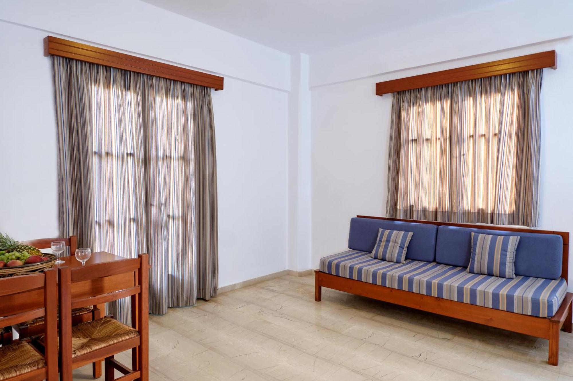 Kokkini Hani Niros Beachfront Aparthotel מראה חיצוני תמונה