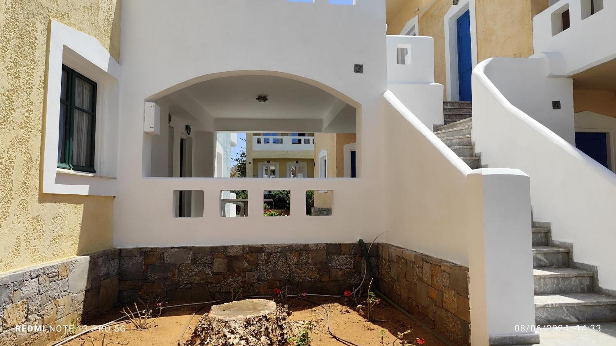 Kokkini Hani Niros Beachfront Aparthotel מראה חיצוני תמונה