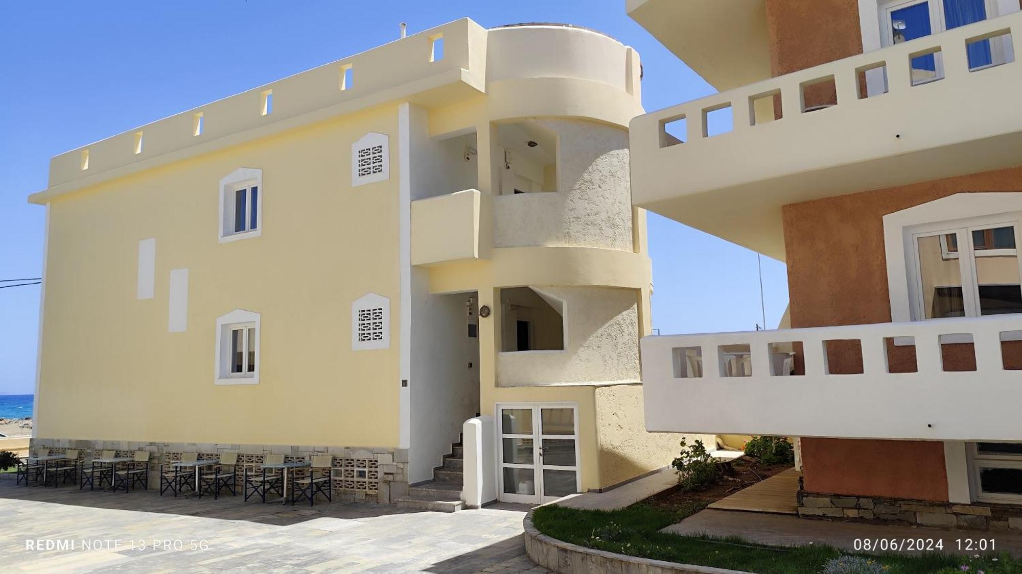 Kokkini Hani Niros Beachfront Aparthotel מראה חיצוני תמונה