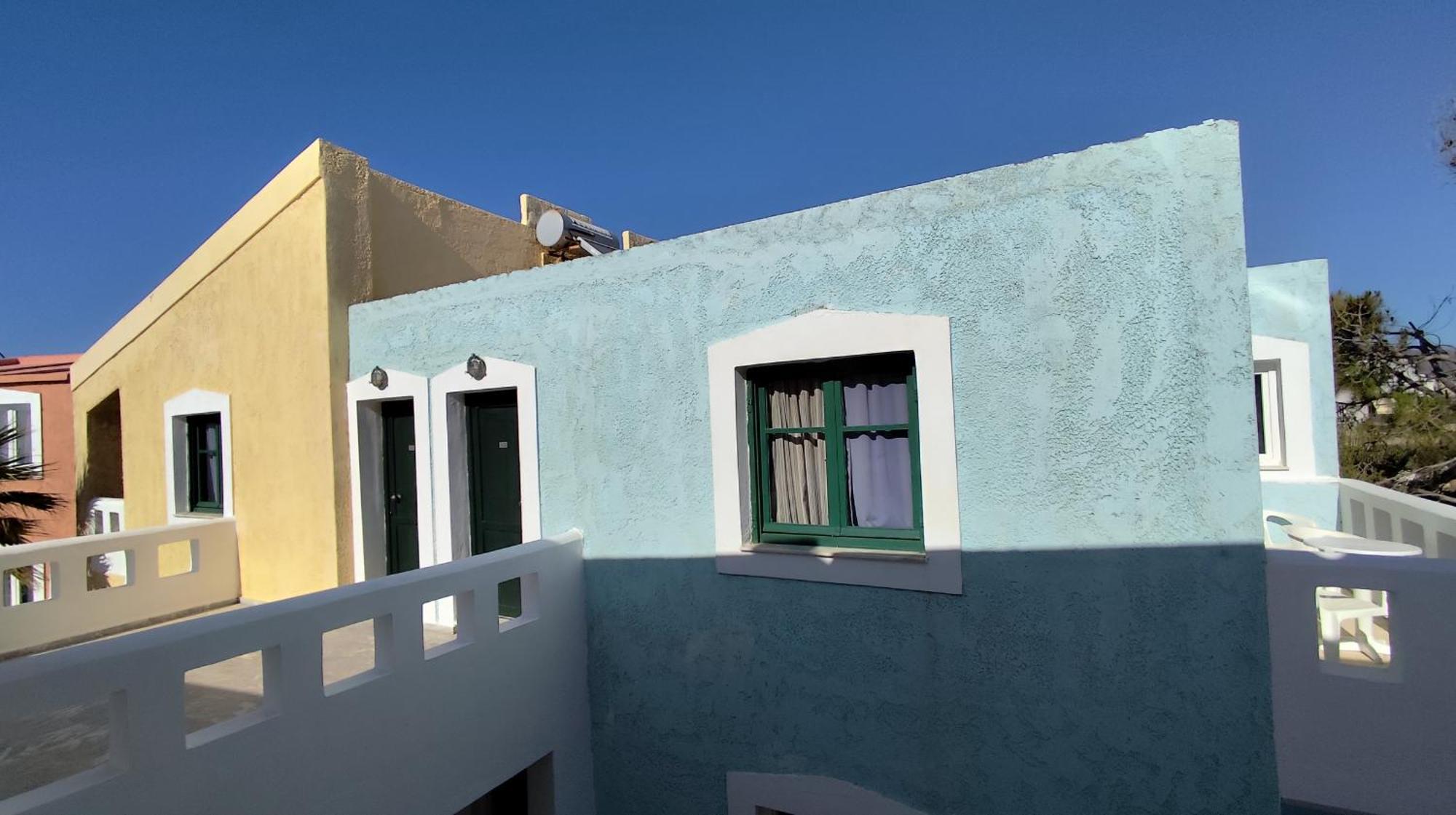 Kokkini Hani Niros Beachfront Aparthotel מראה חיצוני תמונה