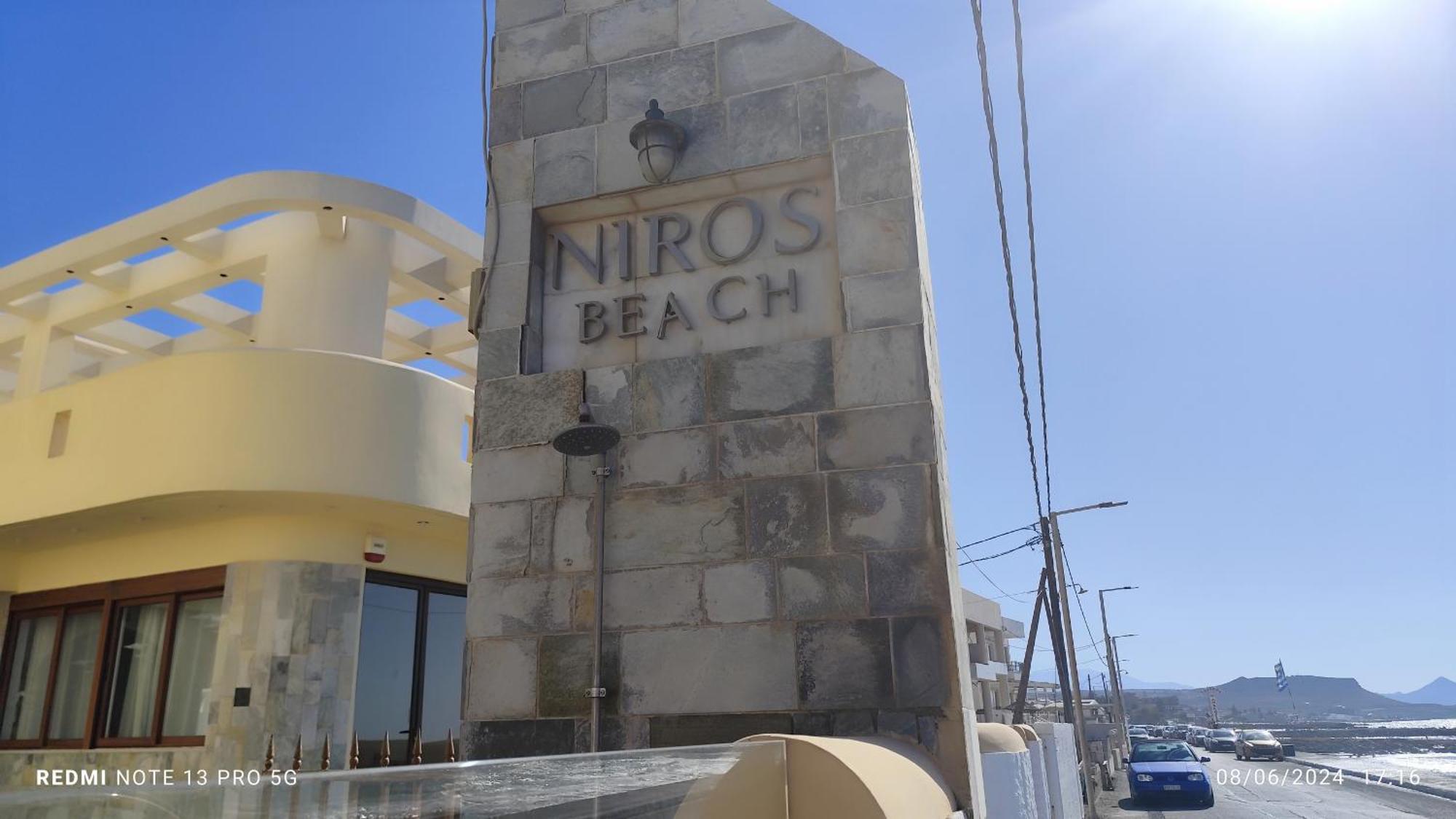 Kokkini Hani Niros Beachfront Aparthotel מראה חיצוני תמונה