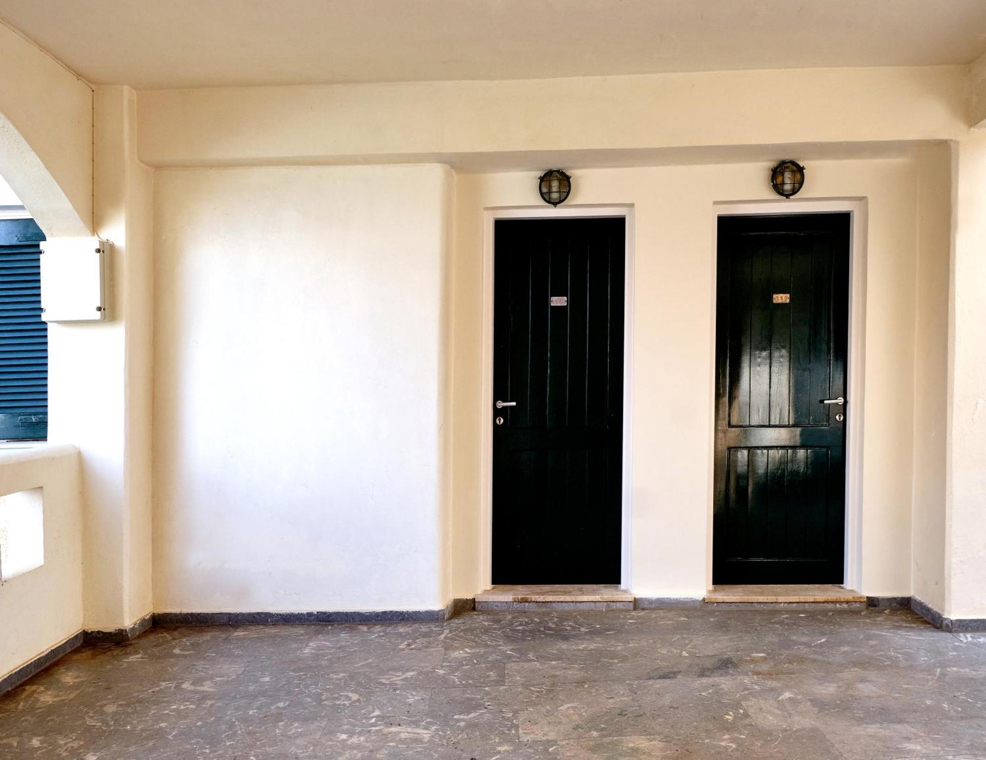Kokkini Hani Niros Beachfront Aparthotel מראה חיצוני תמונה