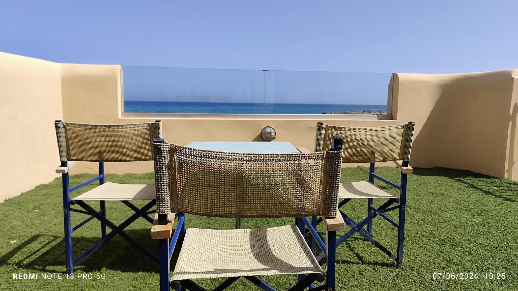 Kokkini Hani Niros Beachfront Aparthotel מראה חיצוני תמונה