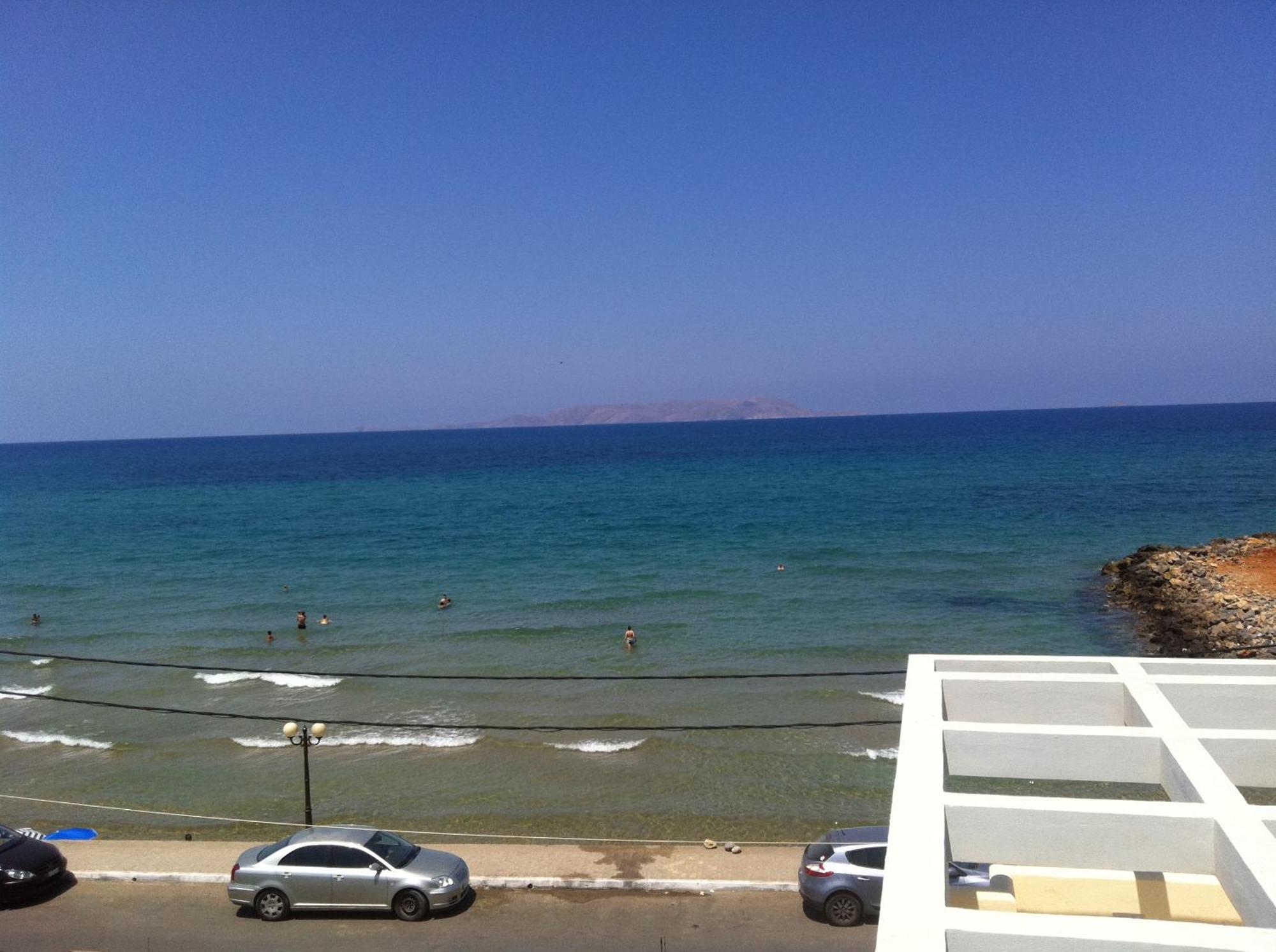 Kokkini Hani Niros Beachfront Aparthotel מראה חיצוני תמונה